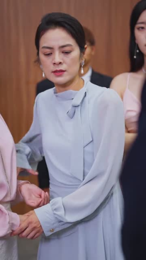 三个女儿把老妈宠翻天（34集）在线看免费版