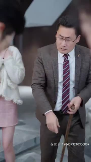 她儿砸被大佬盯上了（85集）温柔追捕短剧