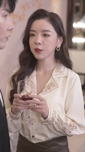 徐秘书她蓄谋已久（62集）悬疑短剧推荐