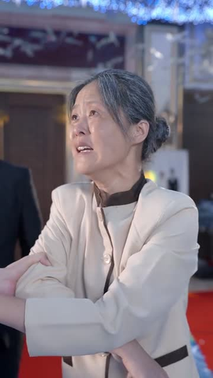 多多握握她的手（56集）追风的女孩短剧
