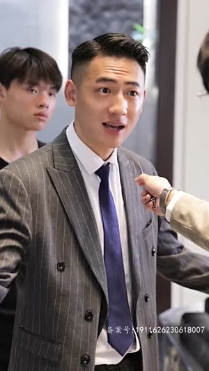 她藏起孕肚离婚，总裁全球疯找（66集）热门短剧推荐。