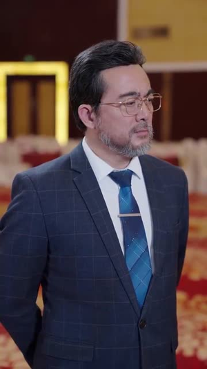 年过半百她美又飒（71集） 百万短剧抢先看