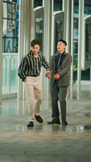 重生91,这一世我只想搞钱(107集) 重生91,这一世我只想搞钱(107集)追风的女孩短剧