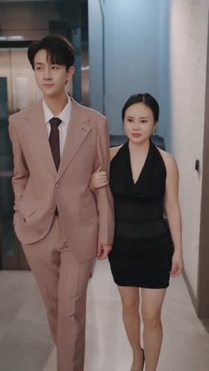 年上月光之姐姐的专属骑士（68集）在线观看全集