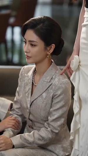 穿成反派疯狂作妖后被读心了(49集) 穿成反派疯狂作妖后被读心了(49集)抢先看热门短剧