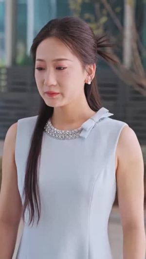 寿宴掀桌,隐忍四年我封神(80集) 寿宴掀桌,隐忍四年我封神(80集)好看上头的短剧