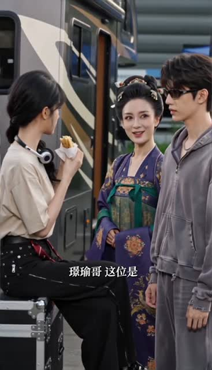 柔弱小花秒变满级女王(60集) 柔弱小花秒变满级女王(60集)一起追生活短剧