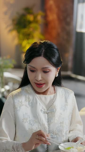 许诺渝生，姐姐闺蜜竟是我大学教授（80 集）精彩短剧抢先看