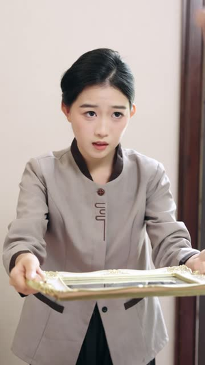 我与冰山总裁心声互通(41 集) 我与冰山总裁心声互通(41 集)好看的短剧来了