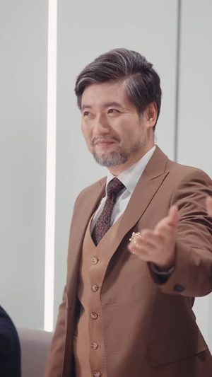 手握十亿战绩,转身颠覆全局(40 集) 手握十亿战绩,转身颠覆全局(40 集)火爆热门短剧