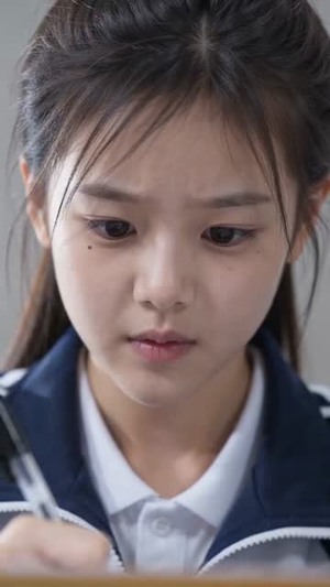 不靠谱的爸妈养出学霸女儿（103集）一个短剧看全集