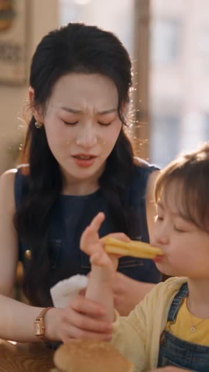陆二公子的小锦鲤（82 集）超甜短剧分享